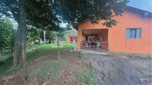 Fazenda / Sítio / Chácara com 2 Quartos à venda, 2606m² no , Igaratá