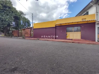 Loja / Salão / Ponto Comercial com 3 Quartos à venda, 100m² no Salgado Filho, Santa Maria