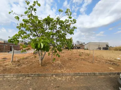Terreno / Lote / Condomínio à venda, 300m² no portal das aguas, Hidrolândia