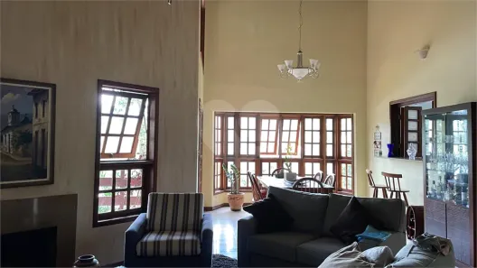 Casa de Condomínio com 3 Quartos para venda ou aluguel, 277m² no Caraguatá, Mairiporã