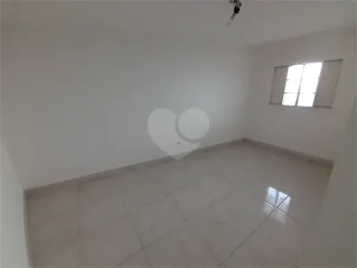 Casa de Vila com 1 Quarto para alugar, 40m² no Jardim Pazini, Taboão da Serra
