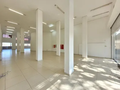 Conjunto Comercial / Sala para alugar, 296m² no Zona 08, Maringá