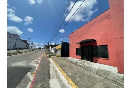 Loja / Salão / Ponto Comercial à venda, 247m² no Lagoa Nova, Natal