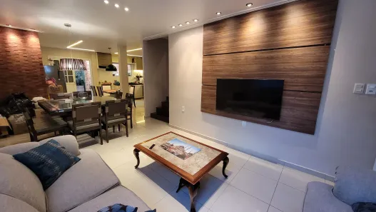 Casa com 5 Quartos para alugar, 270m² no Liberdade, Campina Grande