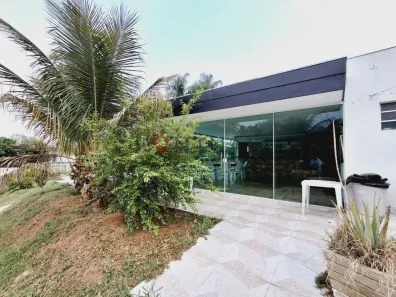 Fazenda / Sítio / Chácara com 3 Quartos para alugar, 5000m² no Parque Serra Dourada, Marília