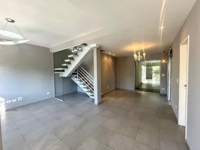 Casa de Condomínio com 4 Quartos para venda ou aluguel, 150m² no Jardim Villaça, São Roque