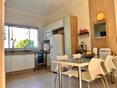 Casa de Condomínio com 4 Quartos à venda, 260m² no Park Way, Brasília