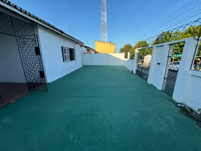 Casa com 3 Quartos para alugar, 90m² no Tabapuá, Caucaia