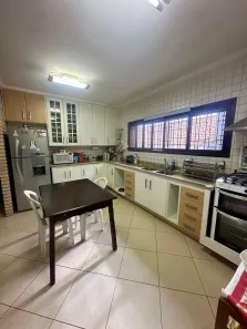 Sobrado com 4 Quartos à venda, 336m² no Pastoril, Ribeirão Pires