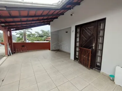 Casa com 2 Quartos para alugar, 70m² no Gravatá, Penha