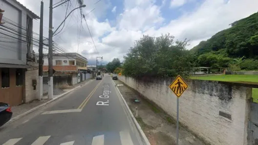 Loja / Salão / Ponto Comercial com 4 Quartos à venda, 392m² no Fazenda Sobradinho (Vila Inhomirim), Magé