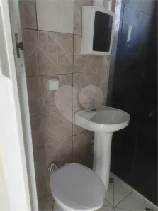 Casa de Vila com 2 Quartos para alugar, 80m² no km 18, Osasco
