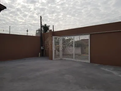 Casa com 3 Quartos para alugar, 120m² no Conjunto Residencial Marajoara, Londrina