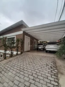 Casa de Condomínio com 3 Quartos à venda, 235m² no Corrêas, Petrópolis