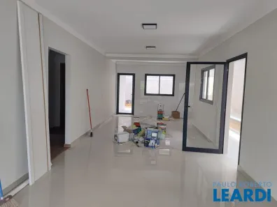 Sobrado com 3 Quartos à venda, 167m² no Residencial São Bernardo, Poços de Caldas