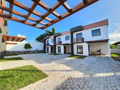 Sobrado com 3 Quartos à venda, 92m² no Centro, Itapoá