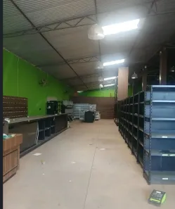 Galpão / Depósito / Armazém à venda, 2700m² no Dona Catarina, São Roque