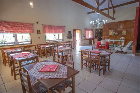 Loja / Salão / Ponto Comercial com 15 Quartos à venda, 600m² no Centro (Canguera), São Roque