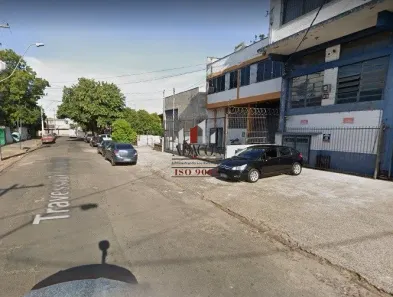 Galpão / Depósito / Armazém à venda, 700m² no Navegantes, Porto Alegre