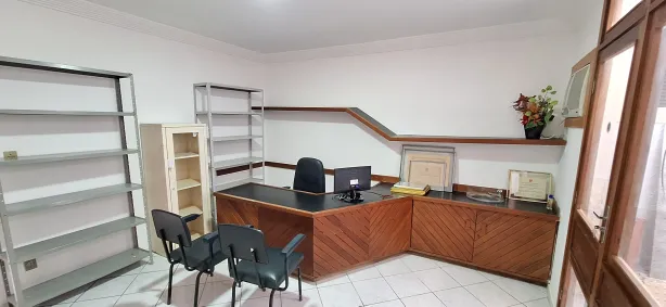Loja / Salão / Ponto Comercial com 8 Quartos à venda, 230m² no Petrópolis, Natal