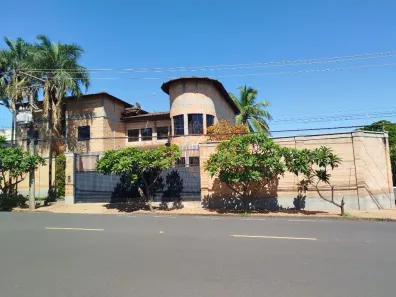Sobrado com 5 Quartos para alugar, 390m² no Saudade, Araçatuba
