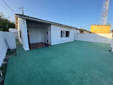 Casa com 3 Quartos para alugar, 90m² no Tabapuá, Caucaia
