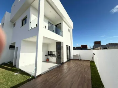 Casa de Condomínio com 3 Quartos à venda, 200m² no Zona de Expansão (Olhos D'Agua), Barra dos Coqueiros