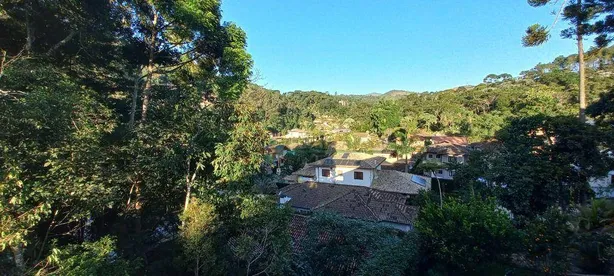 Casa de Condomínio com 4 Quartos à venda, 250m² no Golfe, Teresópolis