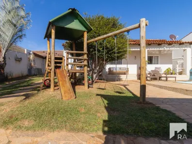Casa de Condomínio com 4 Quartos à venda, 286m² no Região dos Lagos, Brasília