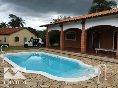 Fazenda / Sítio / Chácara com 3 Quartos à venda, 200m² no Centro, Mombuca