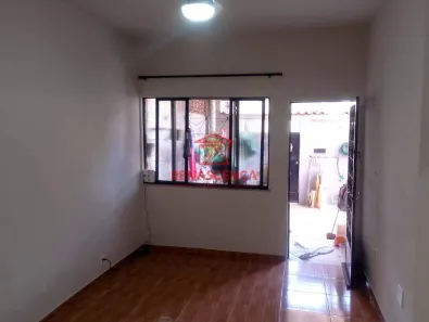 Casa com 2 Quartos para alugar, 54m² no Olinda, Nilópolis