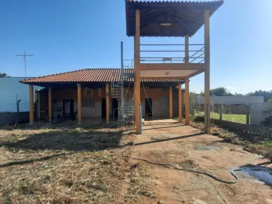 Fazenda / Sítio / Chácara com 2 Quartos para alugar, 200m² no Conjunto Habitacional Claudionor Cinti, Araçatuba
