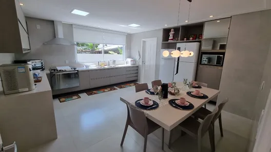 Casa de Condomínio com 6 Quartos à venda, 341m² no Gleba C, Camaçari