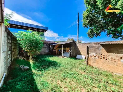 Galpão / Depósito / Armazém à venda, 100m² no Jardim Candelária, Divinópolis