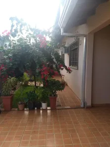 Casa com 3 Quartos para alugar, 150m² no Jardim Caviúna, Rolândia