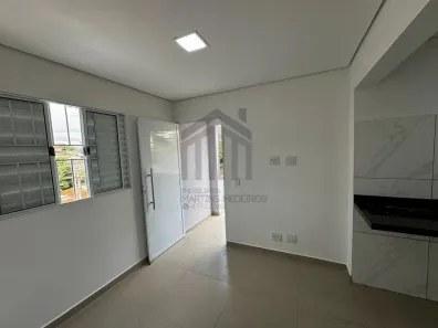 Casa com 1 Quarto para alugar, 30m² no Jardim Portela, Itapevi