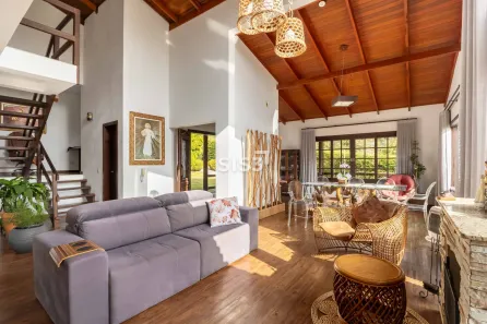 Fazenda / Sítio / Chácara com 3 Quartos à venda, 232m² no Rondinha, Campo Largo