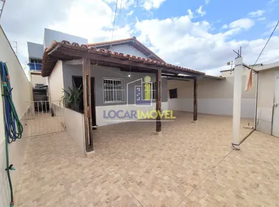 Sobrado com 5 Quartos à venda, 160m² no Felícia, Vitória da Conquista
