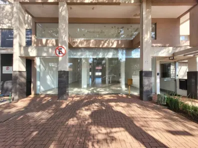 Conjunto Comercial / Sala para alugar, 296m² no Zona 08, Maringá