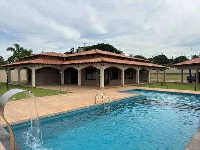 Fazenda / Sítio / Chácara com 3 Quartos à venda, 225m² no Recanto dos Pinheiros, Cambé