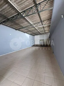 Galpão / Depósito / Armazém com 7 Quartos à venda, 370m² no Custódio Pereira, Uberlândia