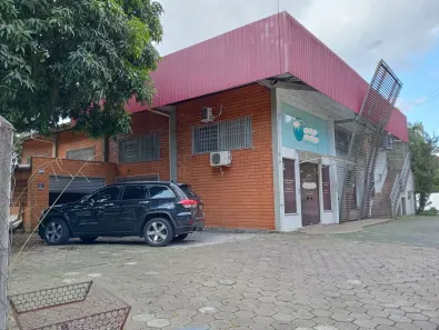 Conjunto Comercial / Sala com 3 Quartos para alugar, 340m² no Do Salto, Blumenau