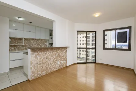 Apartamento com 2 Quartos para alugar, 60m² no Capão Raso, Curitiba