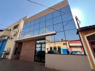 Prédio Inteiro à venda, 246m² no , Cravinhos