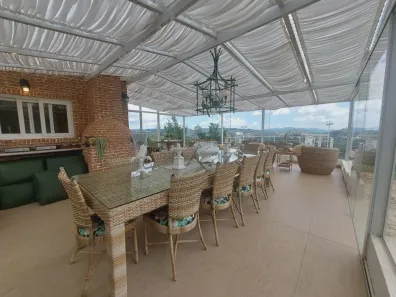 Casa de Condomínio com 5 Quartos para venda ou aluguel, 2500m² no , Campos do Jordão