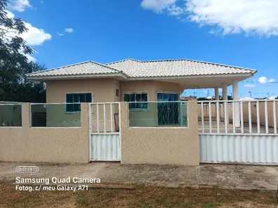 Casa de Condomínio com 3 Quartos para alugar, 360m² no Fazendinha, Araruama