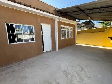 Casa com 2 Quartos para alugar, 200m² no Moquetá, Nova Iguaçu