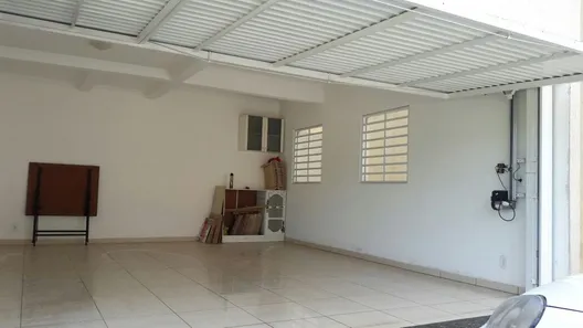 Casa de Condomínio com 3 Quartos para venda ou aluguel, 185m² no Vila Irene, São Roque
