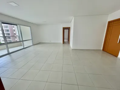 Apartamento com 3 Quartos para alugar, 155m² no Vila Edmundo, Taubaté