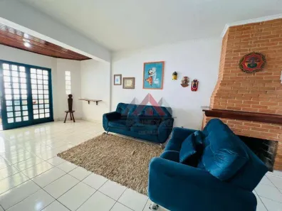 Sobrado com 5 Quartos para venda ou aluguel, 328m² no Vila Júlia, Poá